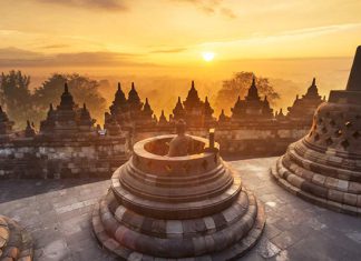 Du lịch Indonesia đất nước của những ngôi đền linh thiêng Du lịch Indonesia đất nước của những ngôi đền linh thiêng