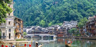 Du lịch Trung Quốc 2023: check in tại 6 cổ trấn nổi tiếng bậc nhất 